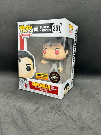 Funko pop dc comics Superman 251 Glow Chase Limited Edition Hot Topic