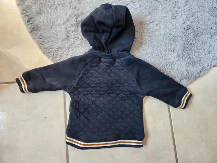 Veste 6 mois - photo numéro 2