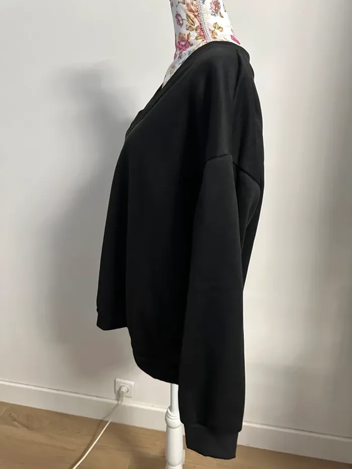 Sweat col v oversize - photo numéro 2