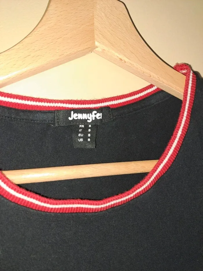 Débardeur femme noir rouge blanc Jennyfer S bon état étiquette compo coupée - photo numéro 4