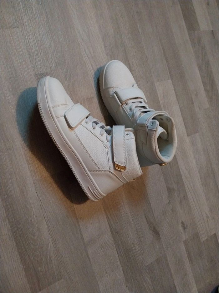 Baskets chics 38 excellent état gemo