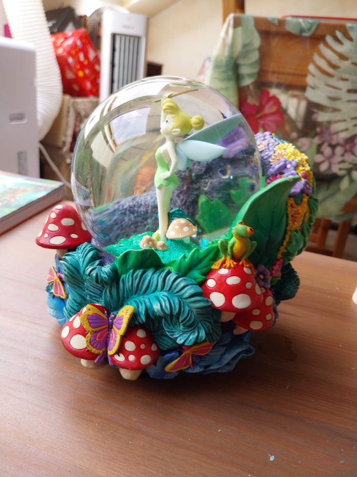 Snowglobe disney disneyland musicale fee clochette - photo numéro 4