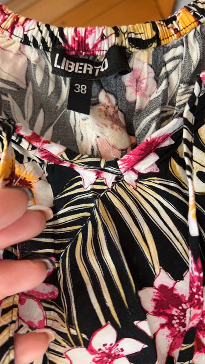 Top court neuf liberto taille 38 - photo numéro 3