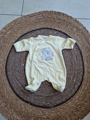 Joli pyjama taille 0 mois