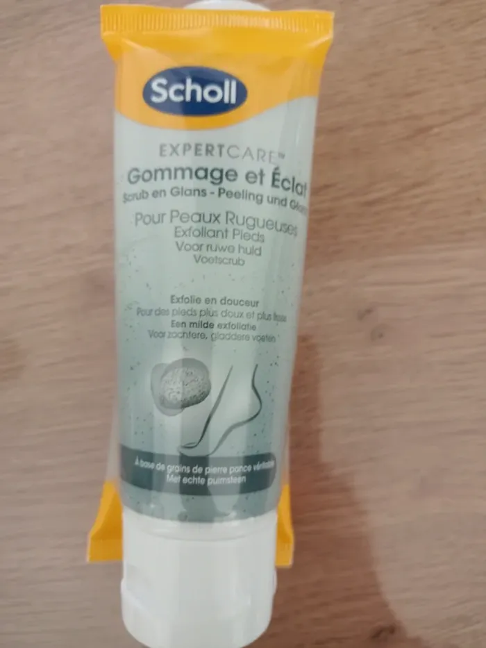 Crème pieds scholl gommage et éclat neuve