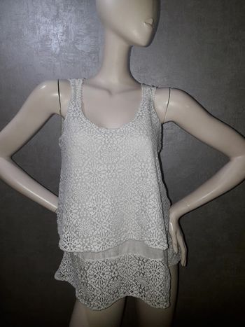 débardeur en dentelle blanche taille 40
