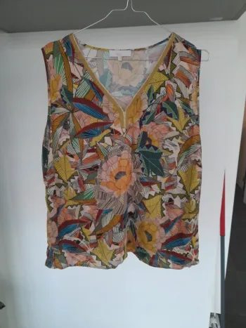 Top taille 44 signe signe  nature
