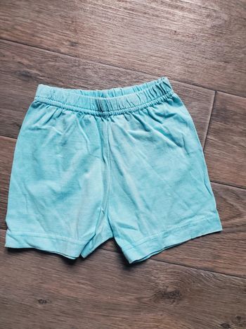 Short taille 3 mois bon état