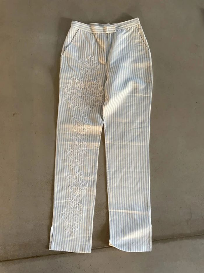 Superbe pantalon brodé et rayures - photo numéro 8