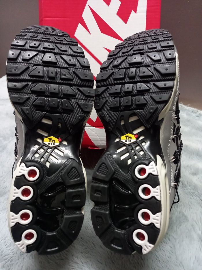 Baskets Air Max TN blanc et noir,  taille 43 - photo numéro 5