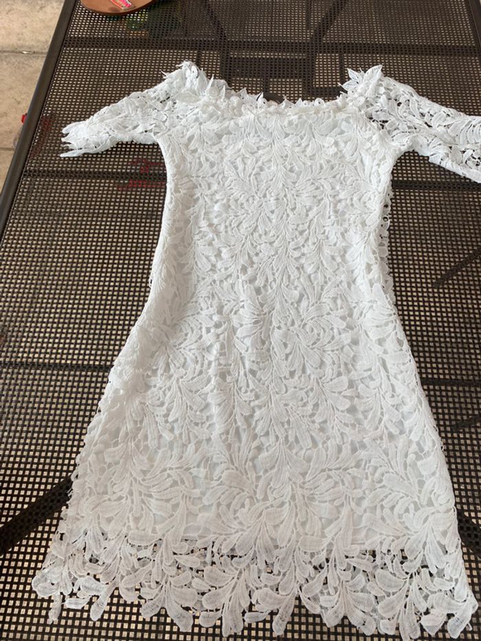 Superbe robe stretch en dentelle May shining star M/ L - photo numéro 11