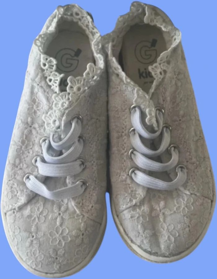 Chaussure/ basket fille dentelle taille 26
