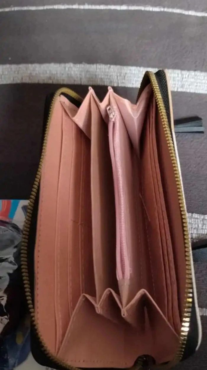 Portefeuille - photo numéro 3