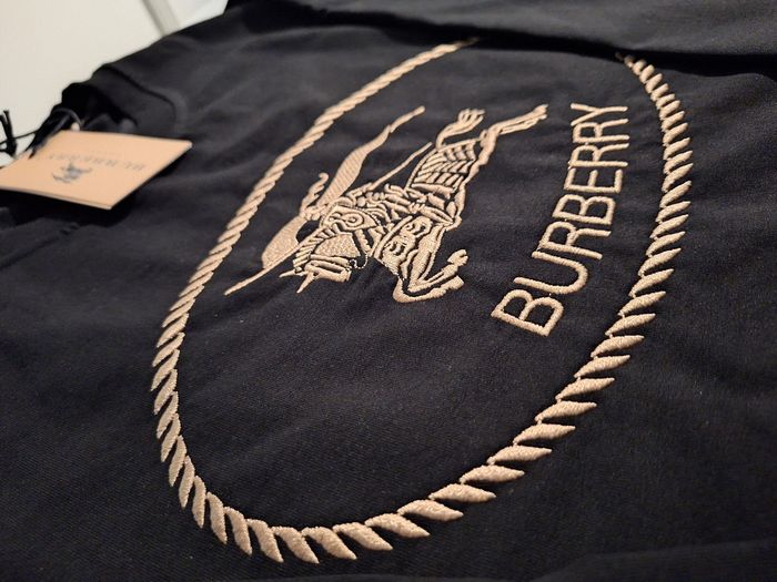 Sweat shirt Burberry taille XXL Neuf - photo numéro 6