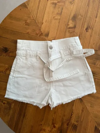 Short jean blanc