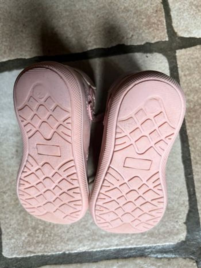 Chaussures fille taille 23 - photo numéro 2