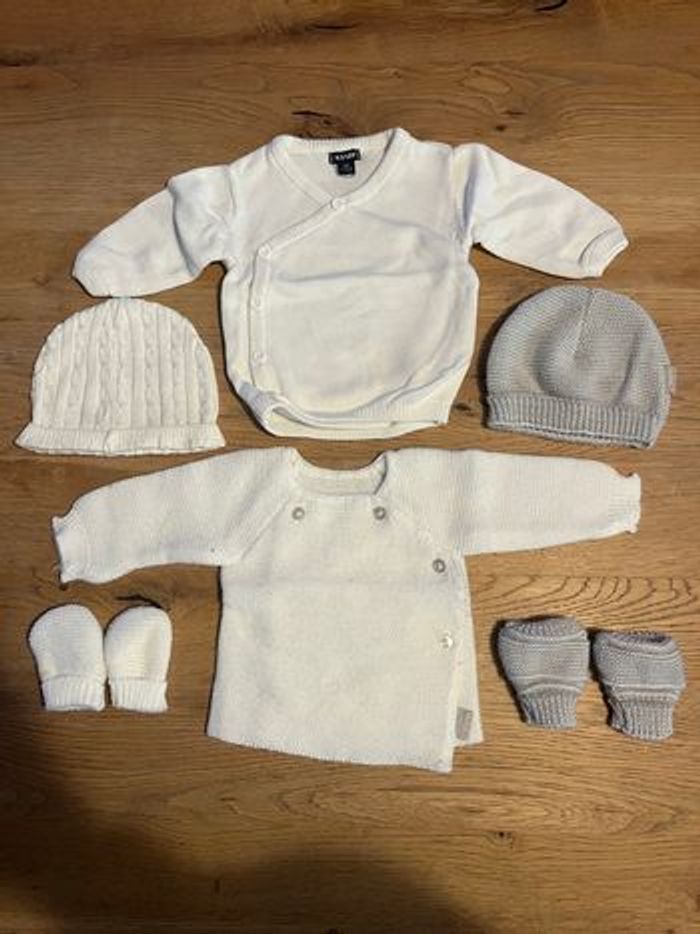 Lot gilets, bonnets, gants pour naissance