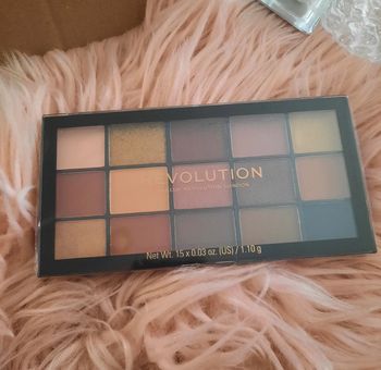 Palette revolution neuf
