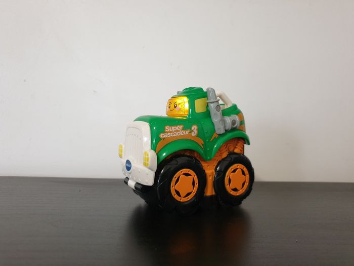 Tut tut bolide Push&Go "Peter, super cascadeur" VTech