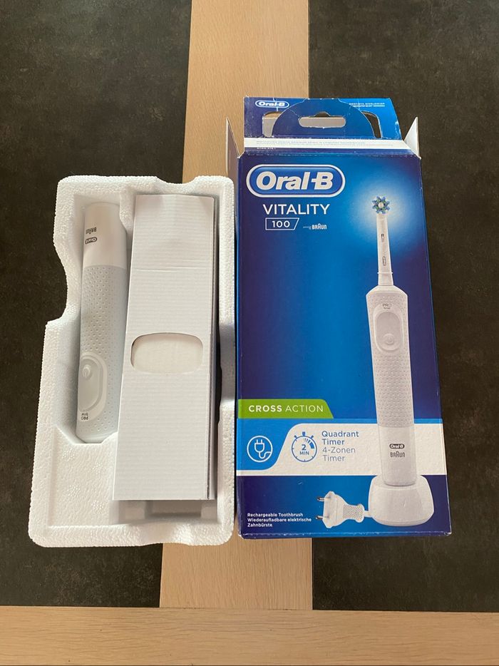 Brosse à dents électrique Oral-B - photo numéro 2