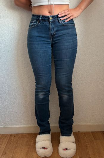 Jean levi’s bleu mi taille haute coupe slim straight droit demi curve taille S/36 L34 femme