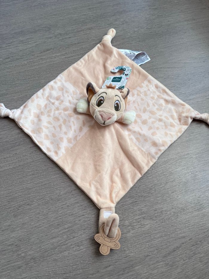 Doudou plat Simba Le Roi Lion neuf avec étiquette