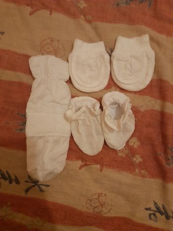 Lot bébé à broder