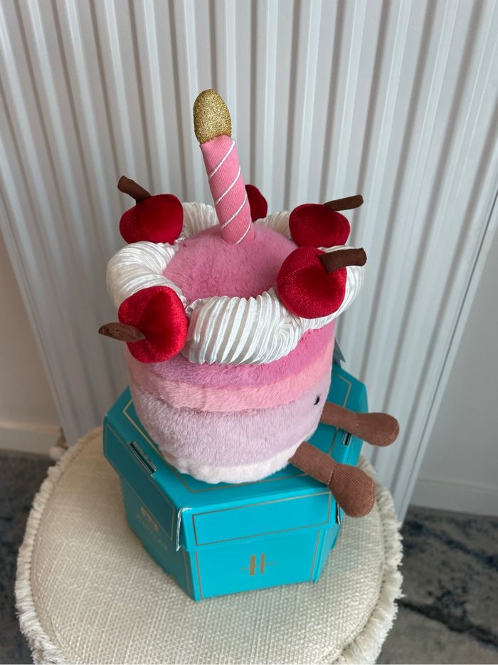 Peluche Jellycat Cheryl Cherry Cake 🩷 - photo numéro 6