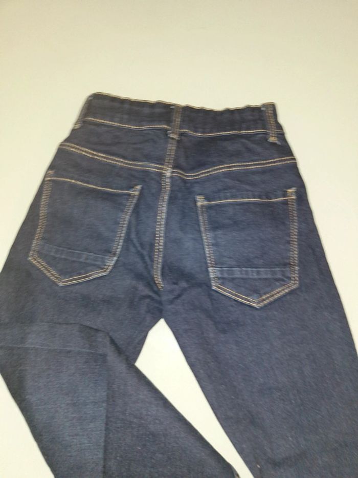Jean kiabi bleu marine T 9 ans très bon état . - photo numéro 2