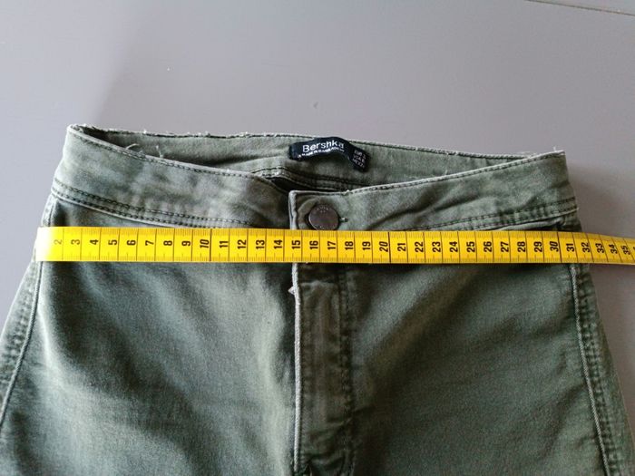 Jean kaki Bershka taille 34 - photo numéro 5