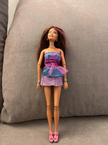 poupée Barbie élégante