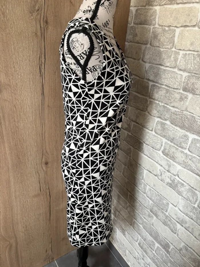 Robe ajustée taille S/M - photo numéro 4