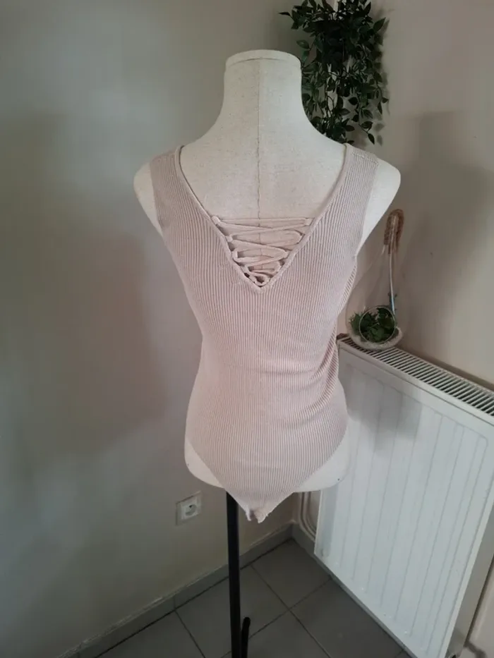 Bodie beige taille 36 - photo numéro 2