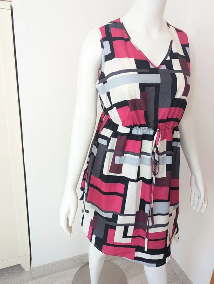 Belle robe d'été taille 46 coloré - photo numéro 2