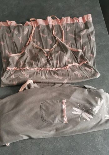 Ensemble de nuit. Taille 42-44