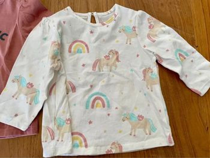 Lot 2 t-shirt licorne 6 mois - photo numéro 3