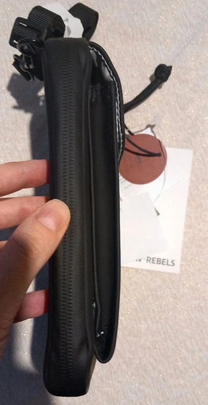 Sacoche Phone bag new rebels - photo numéro 5