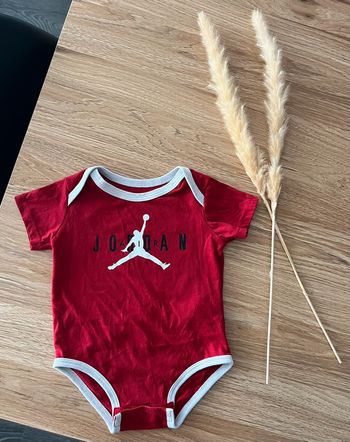 Body Jordan 3 mois