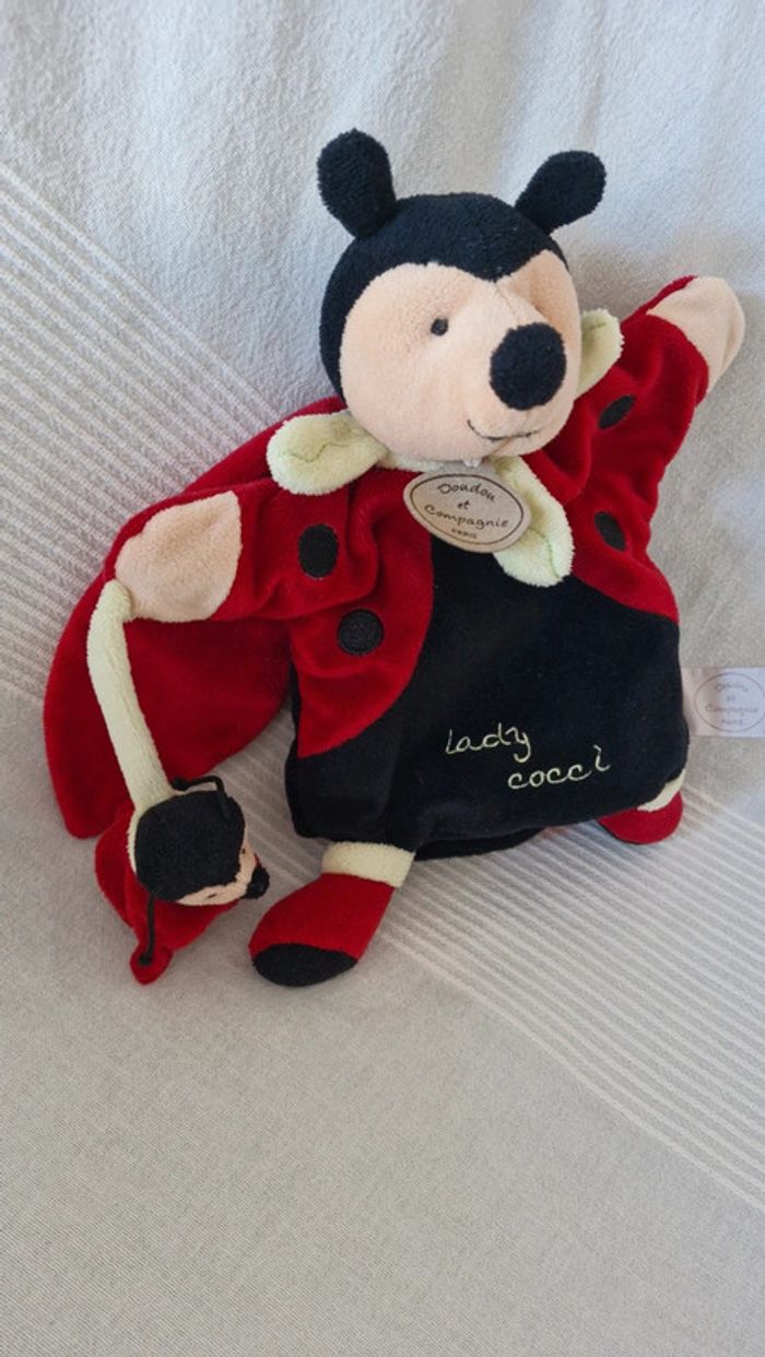 Marionnette Lady coccinelle doudou et cie - photo numéro 2
