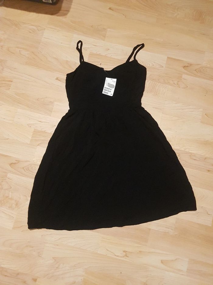 Robe d'été à fine bretelles h et m taille 32