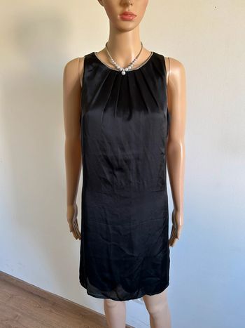 Robe noire satinée neuve Molly Bracken taille M (valeur 59€)