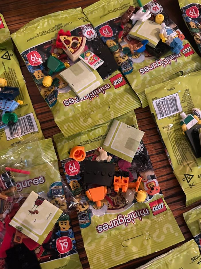 Série LEGO 19 , complète 16 figurines, 71025 - photo numéro 2