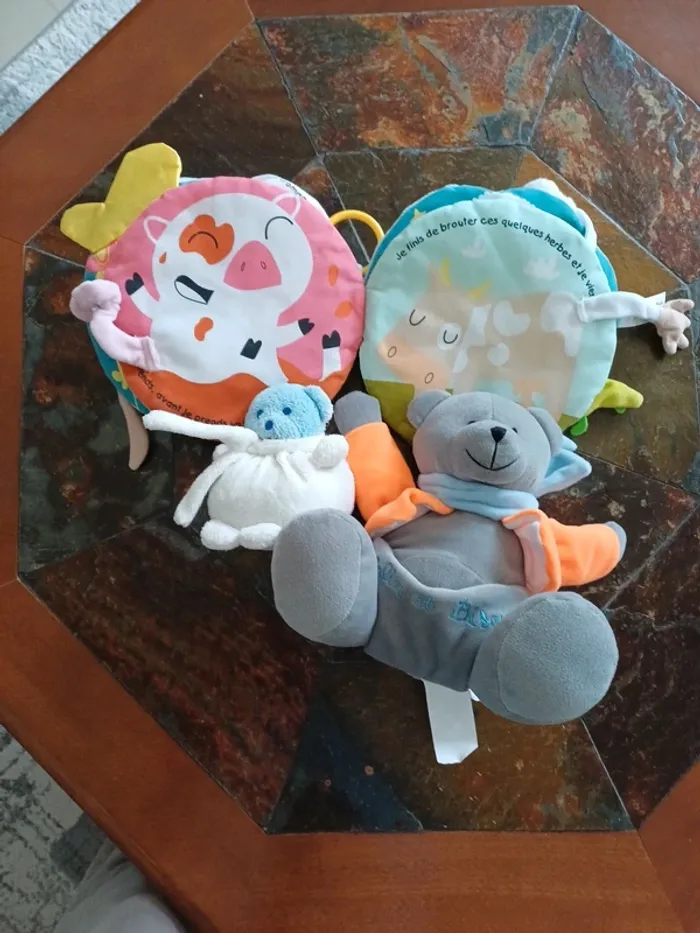 Lot peluches et livre tissu - photo numéro 3