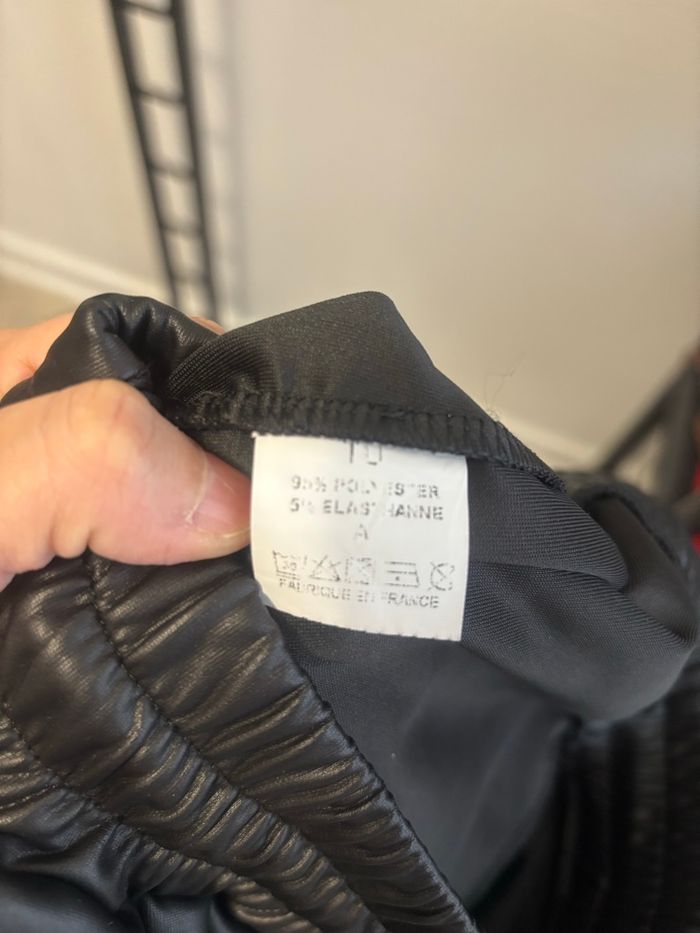 Pantalon similicuir noir neuf - photo numéro 3
