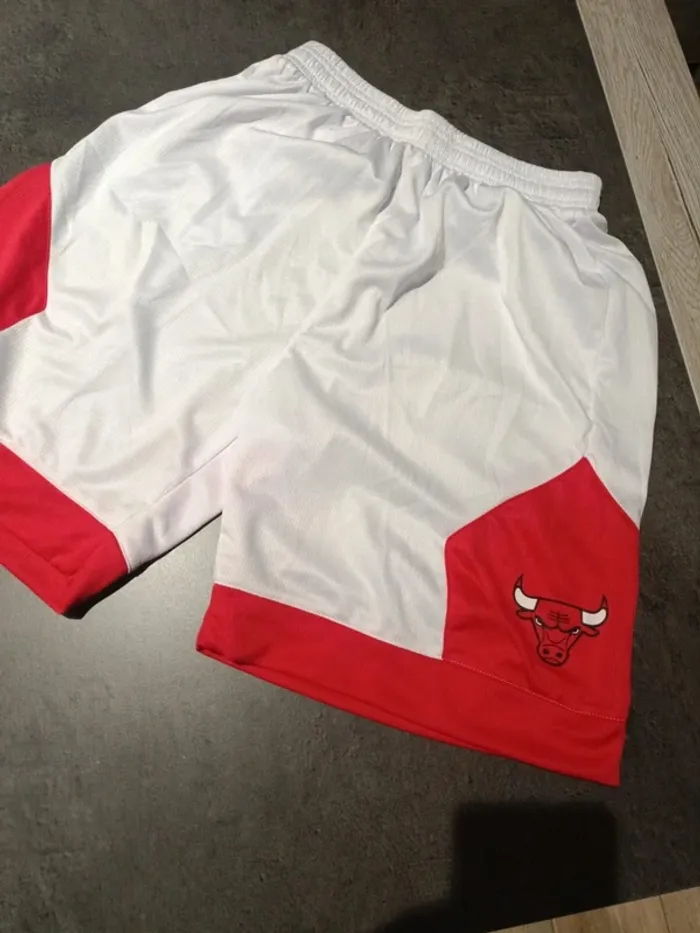 Tenue NBA Chicago Bulls Michael Jordan blanche. T.Xl - photo numéro 3