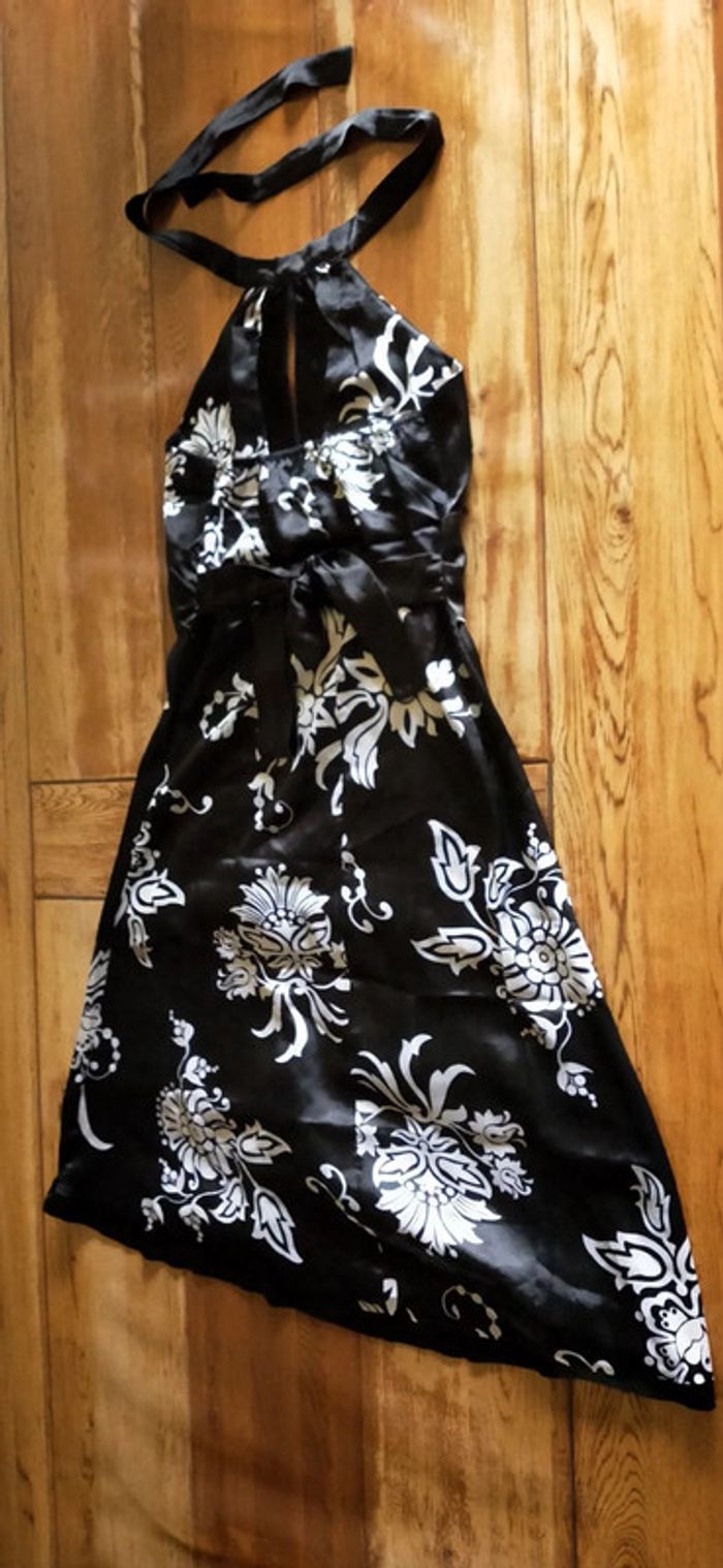 Robe habillée dos nu - photo numéro 2