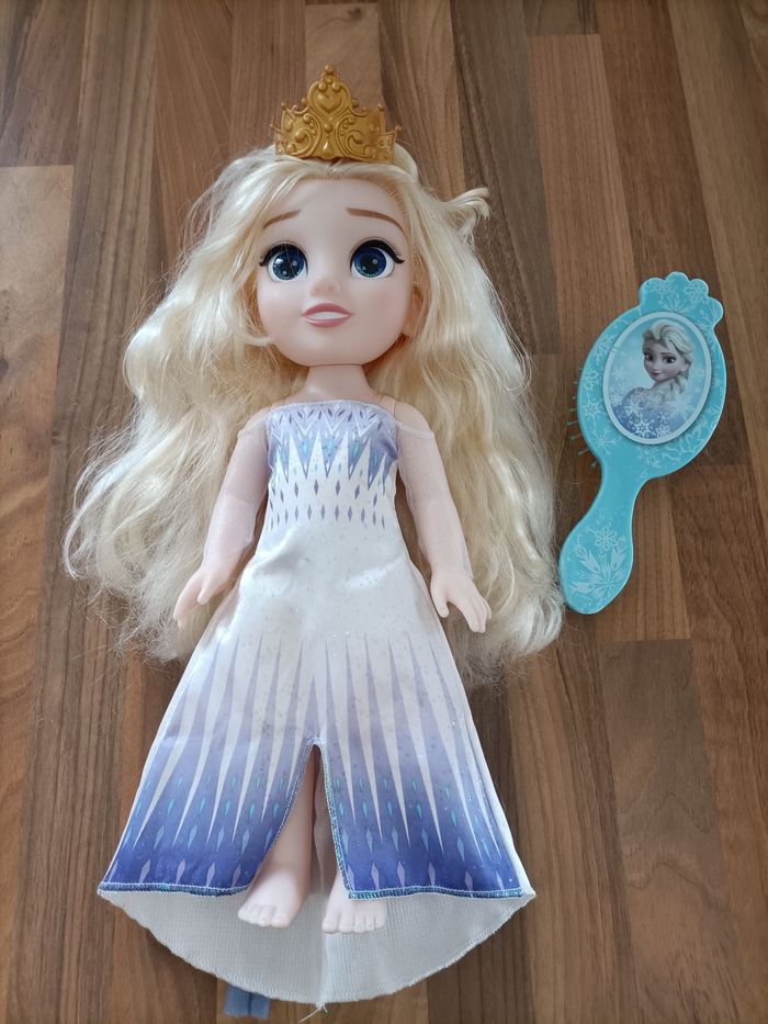 Poupée Reine des Neiges Elsa 33 cm fait de la musique - photo numéro 3