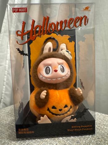 Labubu Citrouille Sitting Pumpkin Vinyl Plush Pendant