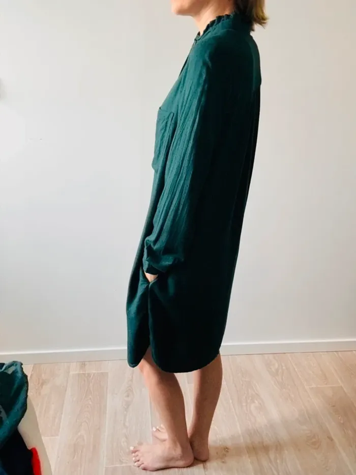 Robe vert foncé à poids noir Kiabi taille 34 en très bon état - photo numéro 2