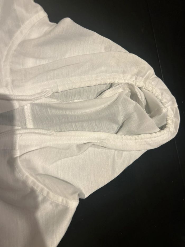 TEE shirt capuche  blanc manche longue taille L - photo numéro 3